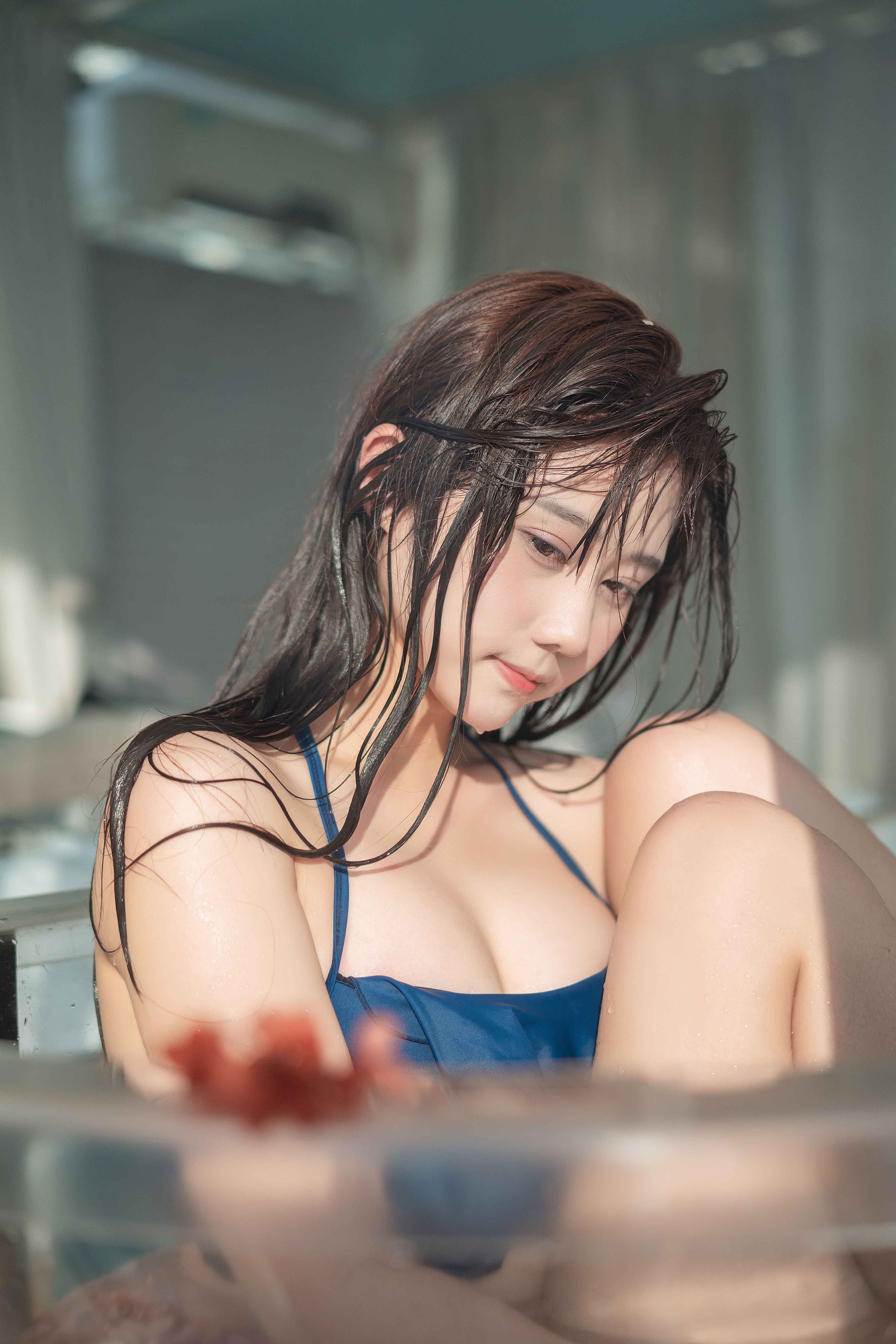 [微博福利姬镜酱]NO.008私奔之泳衣插图5